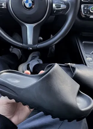 Шлепки, шлепанцы, слайды adidas yeezy slide black