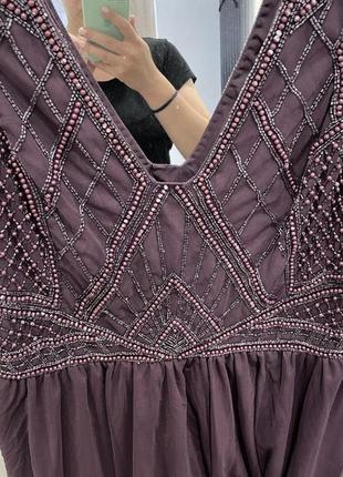 Платье макси с фатиновой юбкой и украшенными жемчугом лифом asos design (h)7 фото