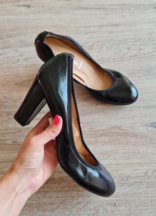 Распаровка кожаные туфли на каблуке лаковые san marina
