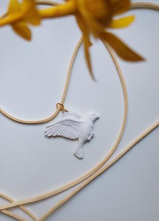 Хит сезона! подвеска чокер белая птичка на замшевом шнуре, стильно и женственно ❤️ handmade👐🏻2 фото