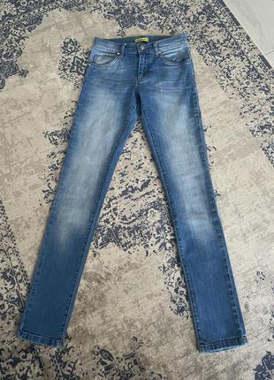 Джинси versace jeans