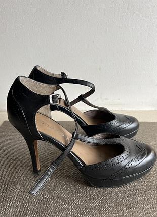 Туфлі чорні, р.39