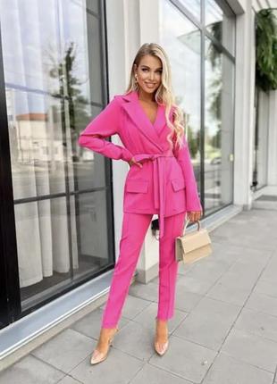 Стильный костюм тройка брюки+топ+пиджак розовый