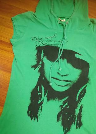 Худі футболка з капюшоном жіноча зелена з принтом обличчя2 фото