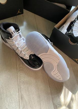 Jordan max aura 23 гарні чорно-білі кросівки5 фото
