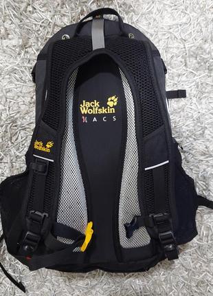Шикарний рюкзак унисекс от jack wolfskin.10 фото