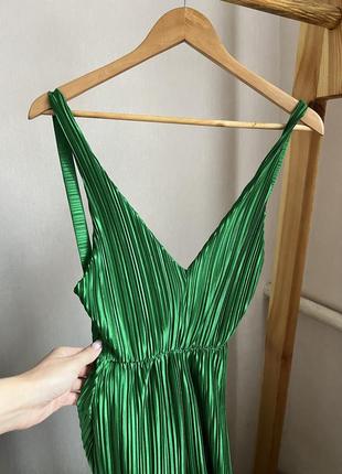 Комбінезон з штанами плісе пліссе нарядний зелений смарагдовий з оголеною спиною в вирізом v-вирізом палаццо4 фото