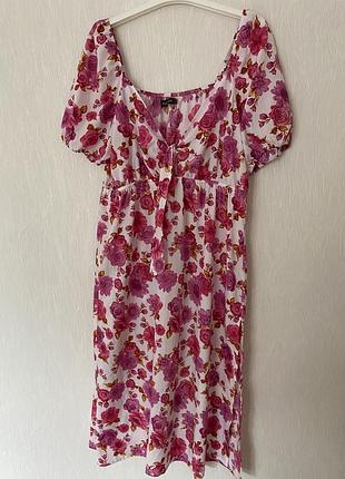 Жіноча легка сукня в квітковий принт з розрізом на ніжкі