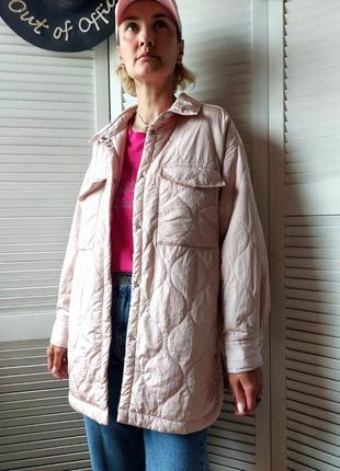 Светло-розовая демисезонная стеганая куртка рубашка оверсайз от h&m