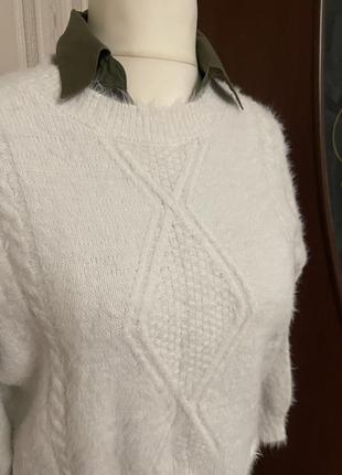 Пушистый свитер белого цвета h&amp;m2 фото
