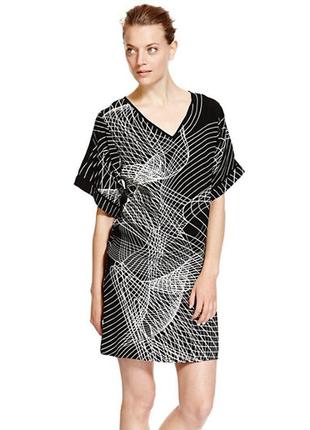 Marks & spencer черно-белое платье-кимоно со спирографическим принтом