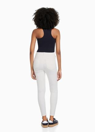 Джинсы bershka skinny high waist, белые2 фото