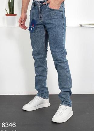 Мужские классические джинсы приталены турецкого производства