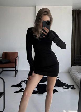 Элегантное и сексуальное базовое черное мини-платье рубчик с боковыми складками для регулирования длины1 фото