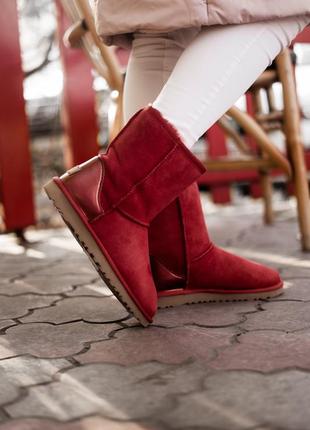 Ugg classic short ii metallic wine женские зимние угги сапоги красные