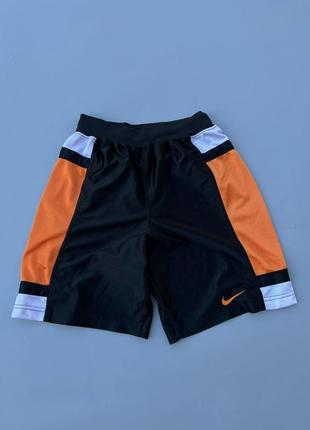 Клісні шорти від nike вінтажниє original