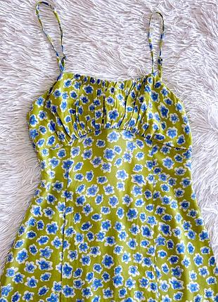 Нежное салатовое платье pull&bear цветочный принт