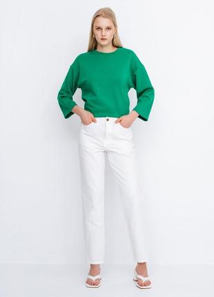 Белые фирменные брюки