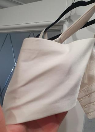 Гарний шовковий бюстгальтер на великі груди