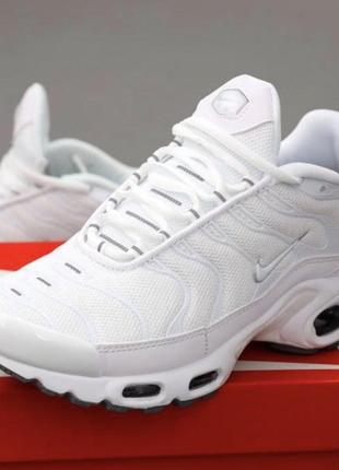 Стильні кроссовки nike air max plus tn  белые и чёрные/супер модні кросівки найк тн плюс
