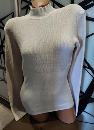 Удобный свитер, гольф в рубчик молочного цвета италия 42-46