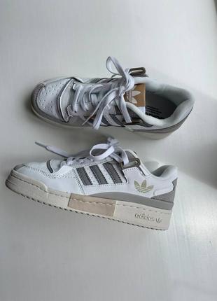 Женские кроссовки adidas forum 84 low white grey beige