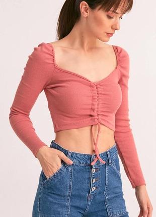 Соблазнительный топ на затяжке