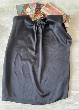 Стильная черная сатиновая блуза