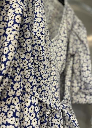 Новое платье в цветочный принт
