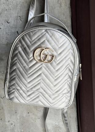 Рюкзак жіночий срібного кольору