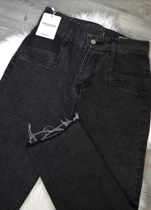 Модные темно-серые джинсы мом5 фото