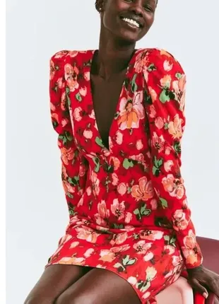 Нова!ефектна квіткова натуральна сукня з підплічниками/плаття в квіти з об'ємними плечима із свіжої4 фото
