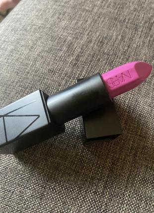 Губная помада nars audacious lipstick в оттенке angela, оригинал