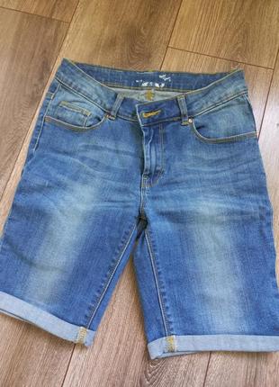 Джинсовые шорты, шорты