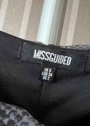 Мини платье в змеиный принт missguided8 фото