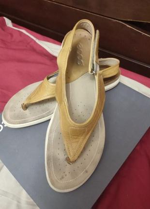 Сандалії eco жіночі р.40