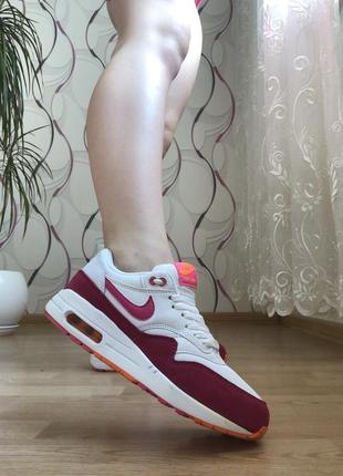Спортивные кроссовки nike
