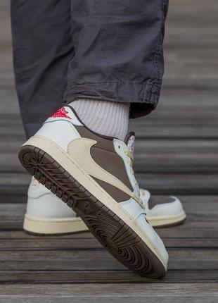 Мужское кроссовки nike air jordan retro 1 low x travis scott og "revers mocha”#найк3 фото