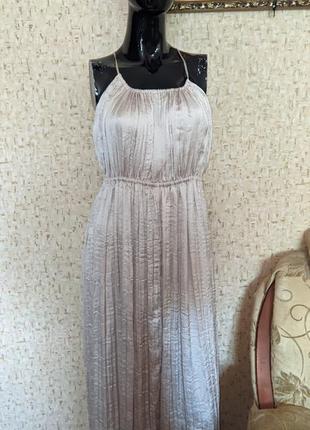 Бежевое платье плиссе миди h&m
