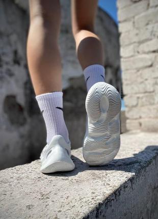 Жіночі шльопанці кросівки yeezy foam runner white (no logo)7 фото