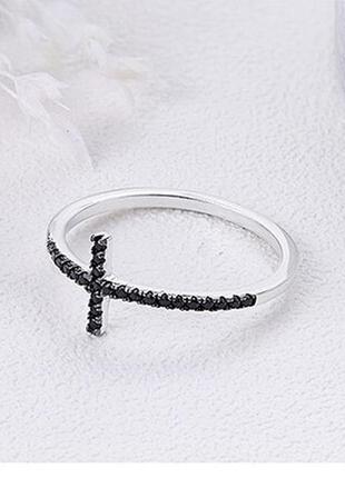 Элегантное серебряное кольцо с черными фианитами2 фото