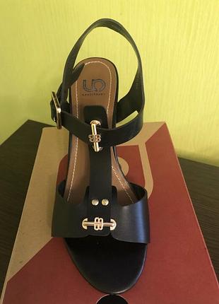 Босоніжки,39 р