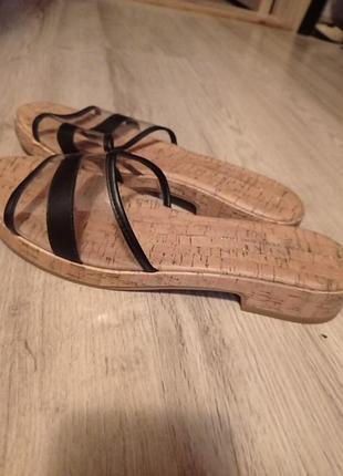 Шлепанцы