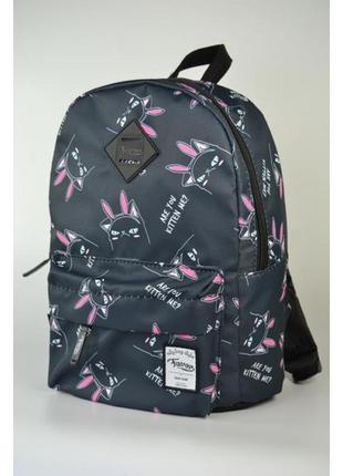 Школьный детский рюкзак с узором для девочки с зайчиками черная кошка