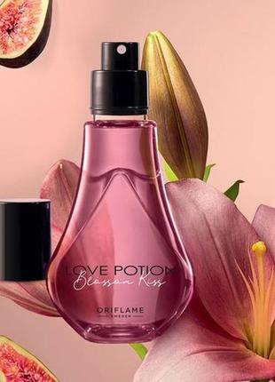 Парфюмированный спрей для тела love potion blossom kiss код 38526 орифлейм