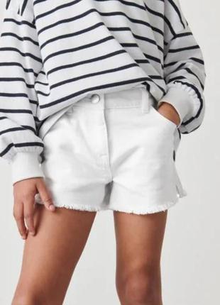 Белые джинсовые шорты next на 11 лет
