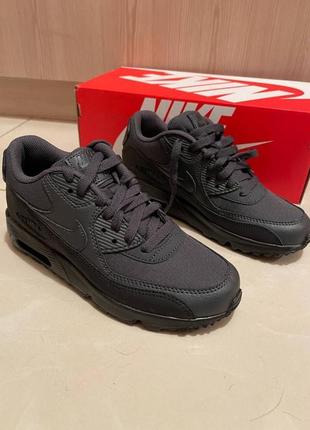 Кроссовки шорти Nike medio DRI fit