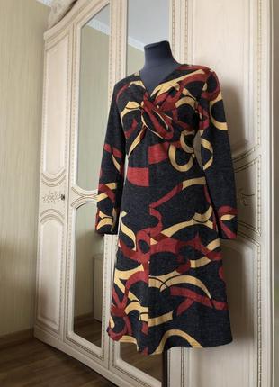 Теплое шерстяное платья с ярким принтом, приталенное, зимнее6 фото