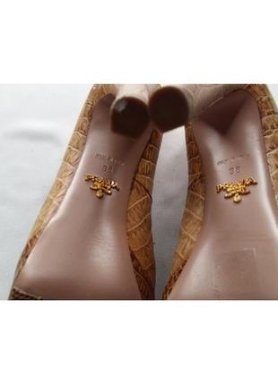 Туфли женские кожаные коричневые prada. оригинал8 фото