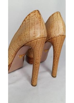 Туфли женские кожаные коричневые prada. оригинал6 фото